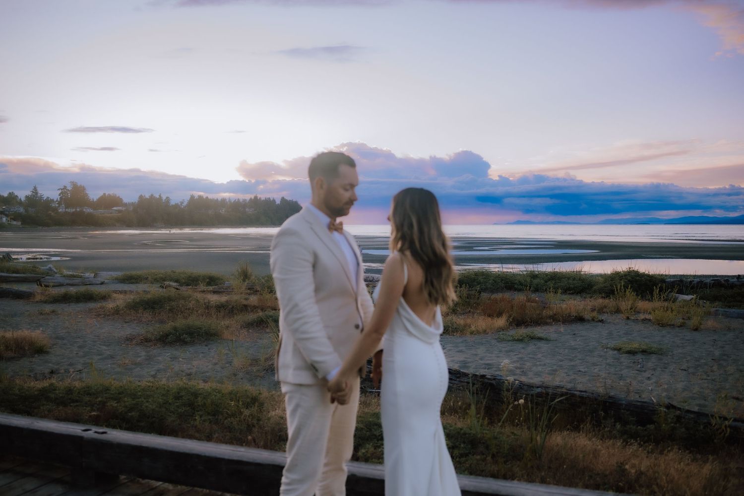 golden hour, sunset wedding photos, beach wedding photography, parksville wedding, vancouver island wedding photographer, outdoor wedding