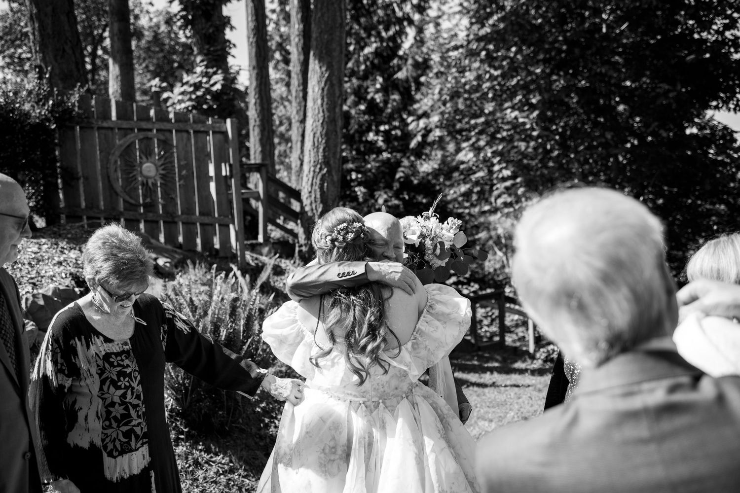 Chemainus wedding, intimate elopement, nanaimo photography, Vancouver Island photographer, Pacific Northwest, backyard wedding ceremony