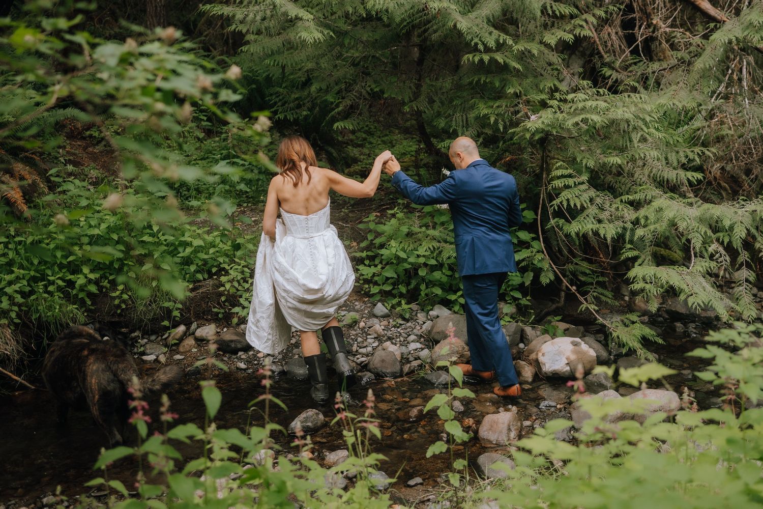 forest wedding photography vancouver island