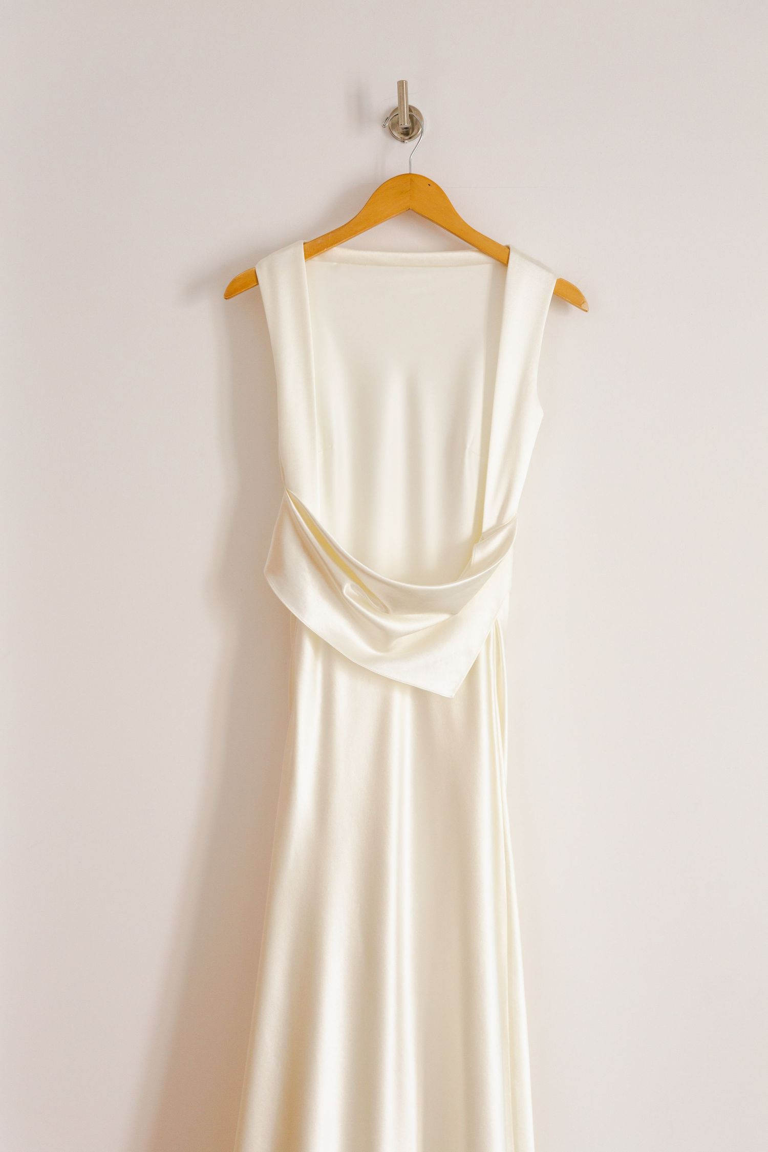 minimalist wedding dress for intimate wedding in Cabo at ACRE Resort