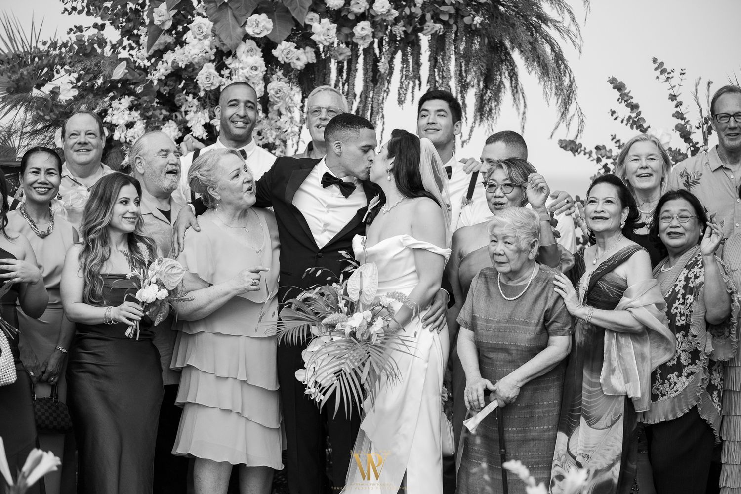 kiss  with family