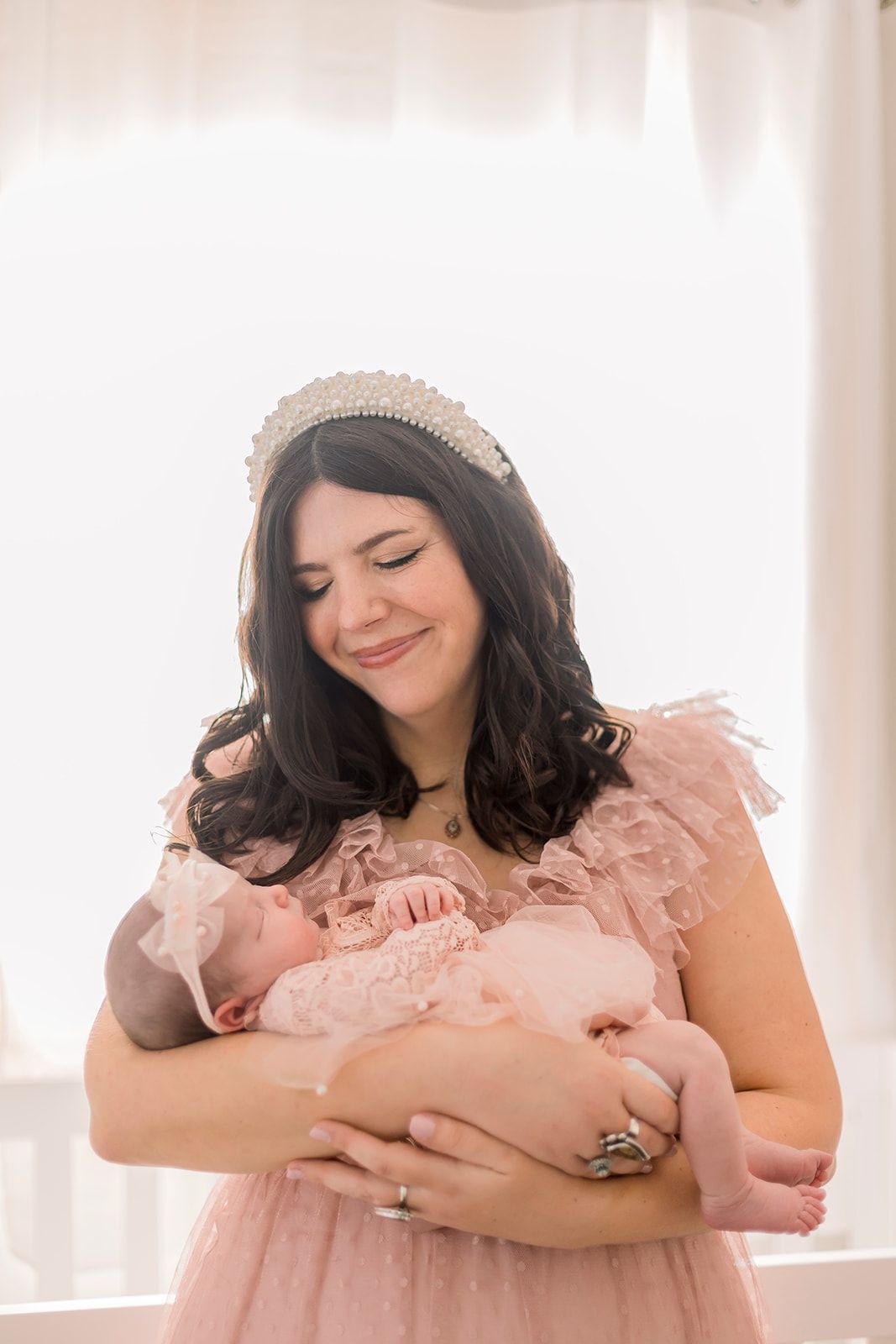 Chicago newborn photographer, in home newborn photoshoot for a young family