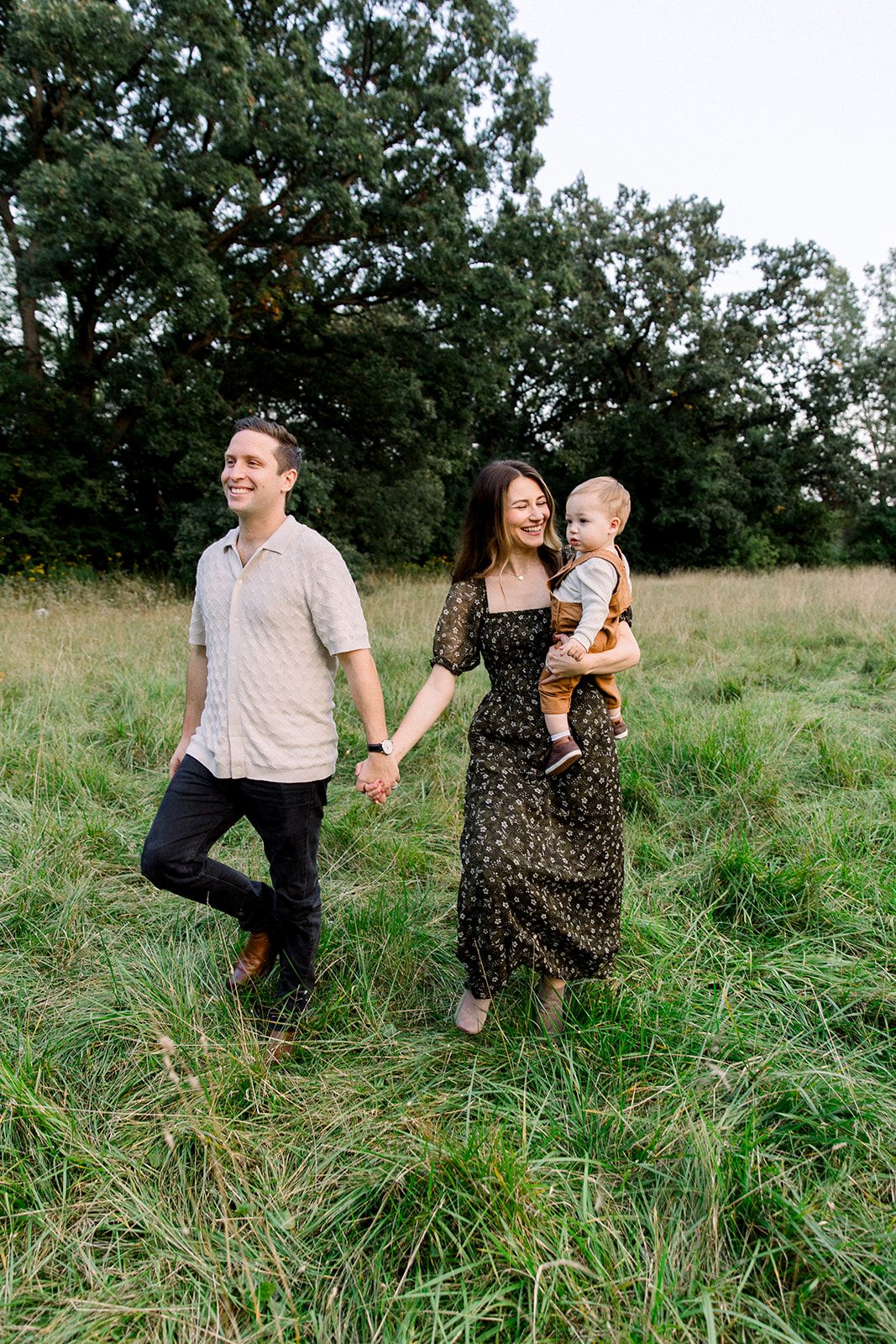 family photographers, fall outdoor mini session for a chicago suburban young family in schaumburg