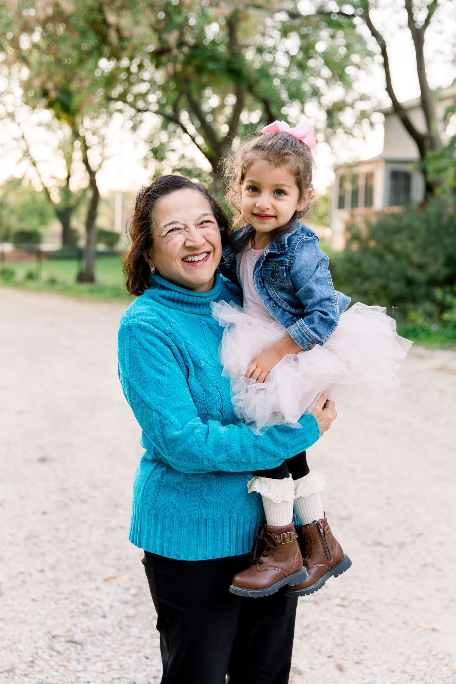 Family photography, outdoor fall chicago suburbs mini session for extended family with grandparents