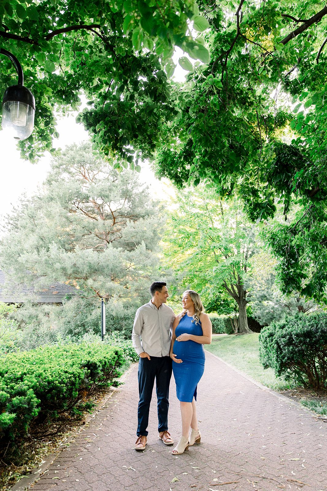 Maternity photography near me, chicago pregnancy photoshoot in the chicago suburbs, Naperville riverwalk portrait