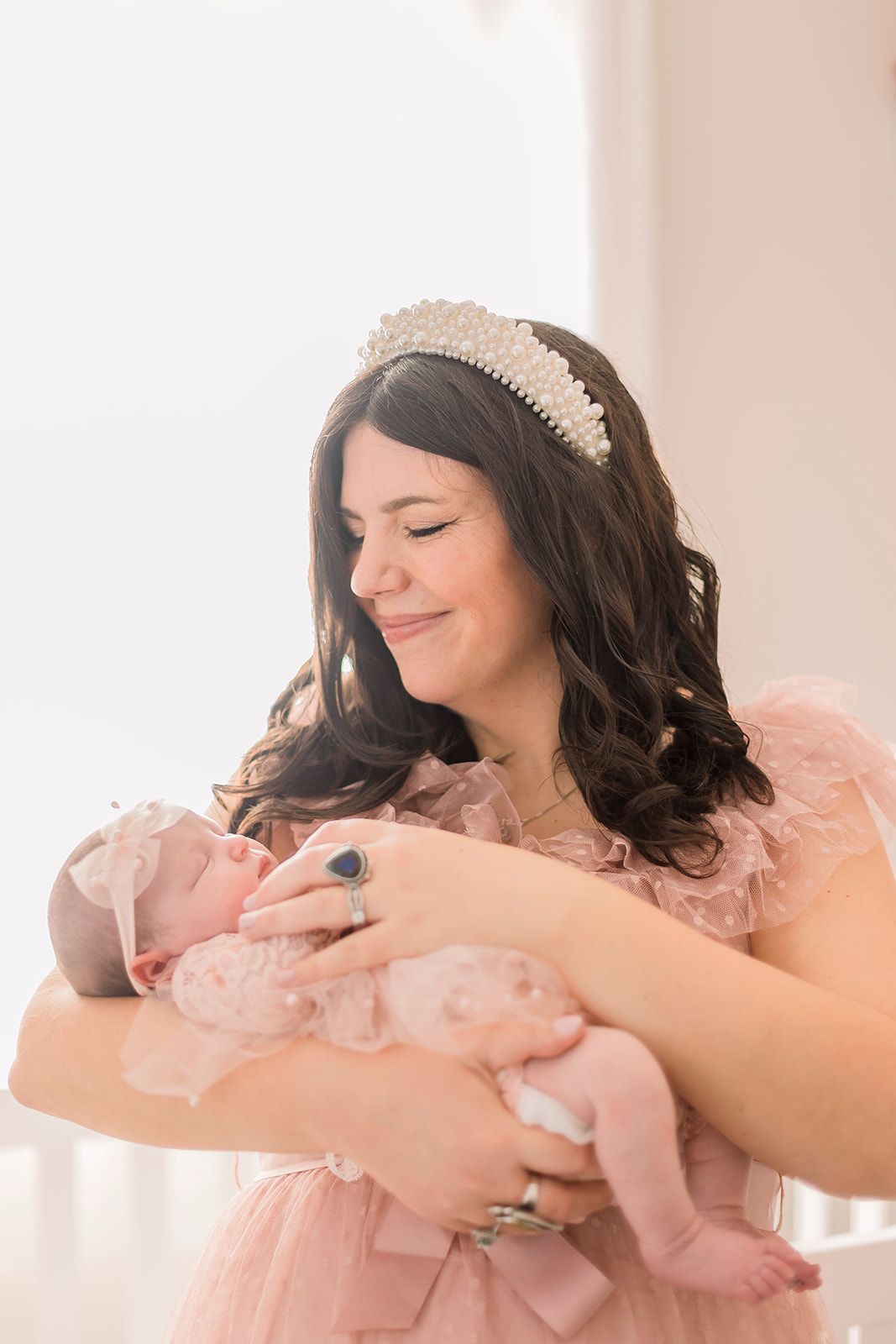 Chicago newborn photographer, in home newborn photoshoot for a young family