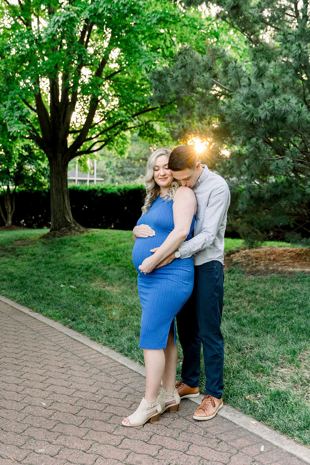 Maternity photography near me, chicago pregnancy photoshoot in the chicago suburbs, Naperville riverwalk portrait