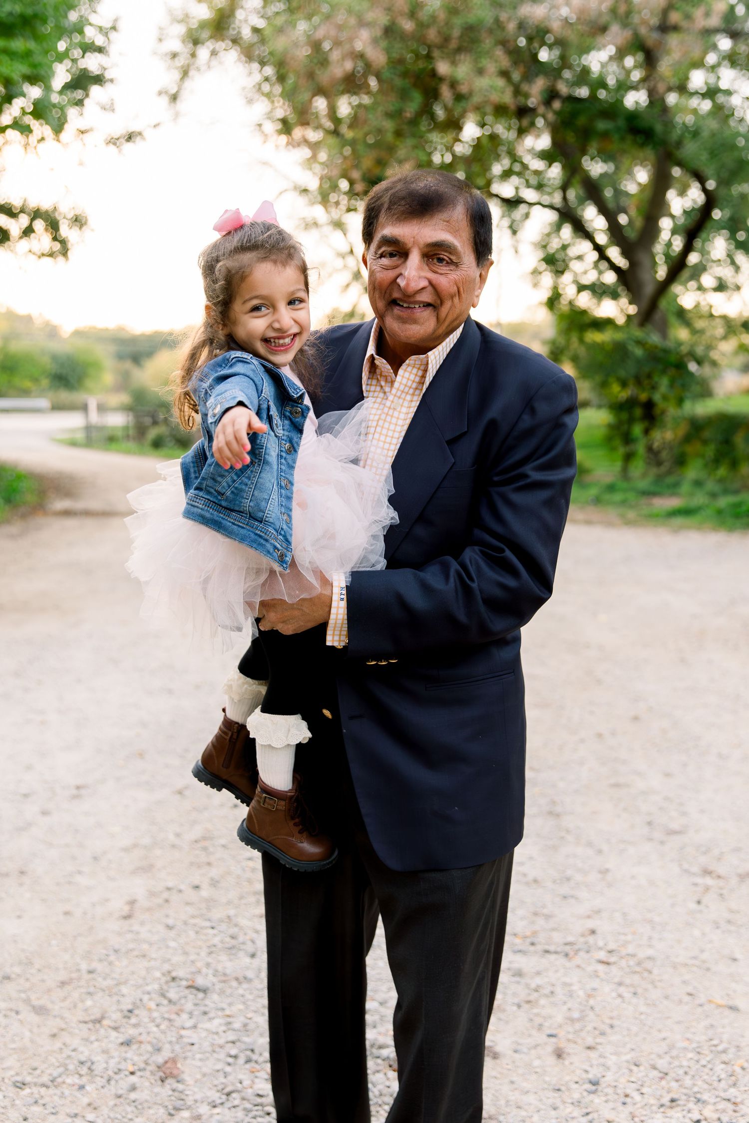 Family photography, outdoor fall chicago suburbs mini session for extended family with grandparents