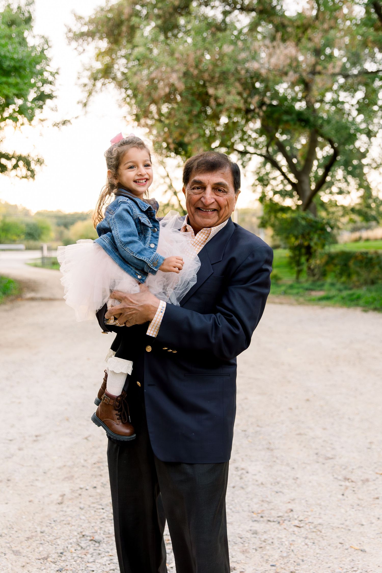 Family photography, outdoor fall chicago suburbs mini session for extended family with grandparents
