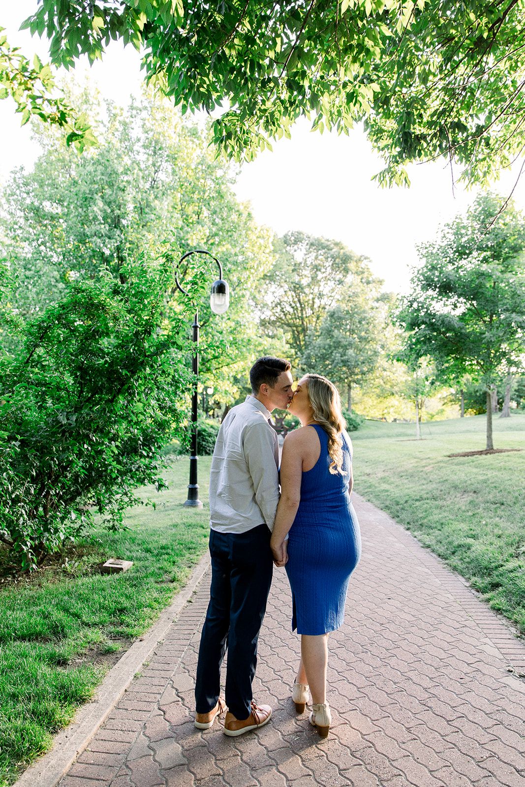 Maternity photography near me, chicago pregnancy photoshoot in the chicago suburbs, Naperville riverwalk portrait