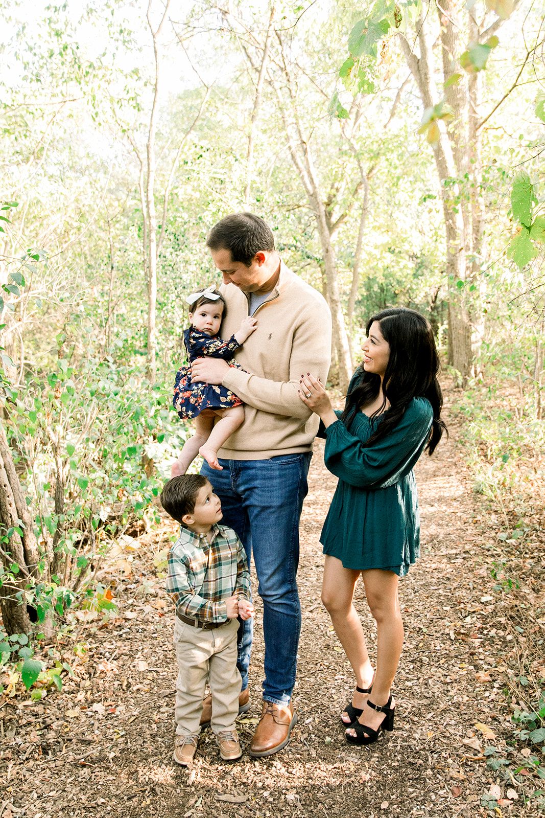 Chicago family photographers, image of family fall mini photoshoot in schaumburg, illinois