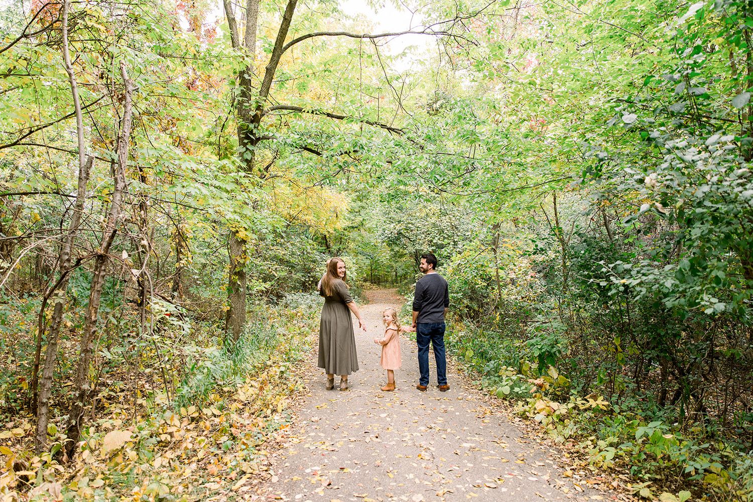 family photographers, fall outdoor mini session for a chicago suburban young family in schaumburg
