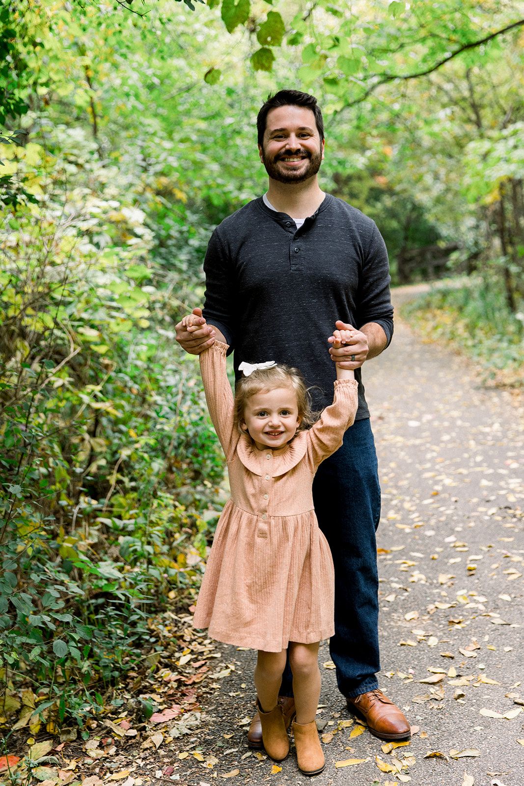 family photographers, fall outdoor mini session for a chicago suburban young family in schaumburg