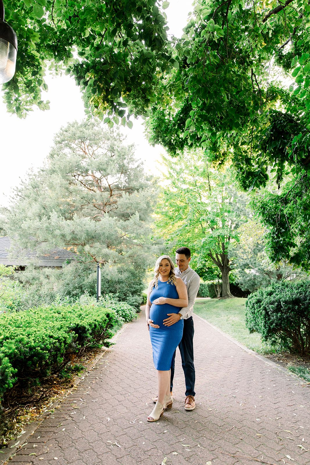 Maternity photography near me, chicago pregnancy photoshoot in the chicago suburbs, Naperville riverwalk portrait