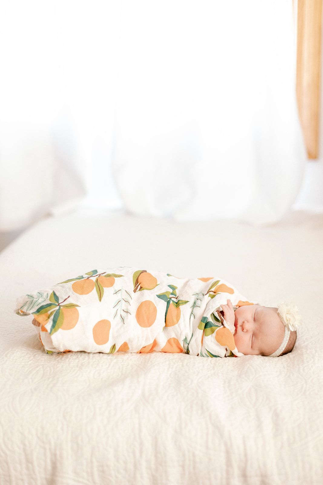 Chicago family photographers, image of newborn in home