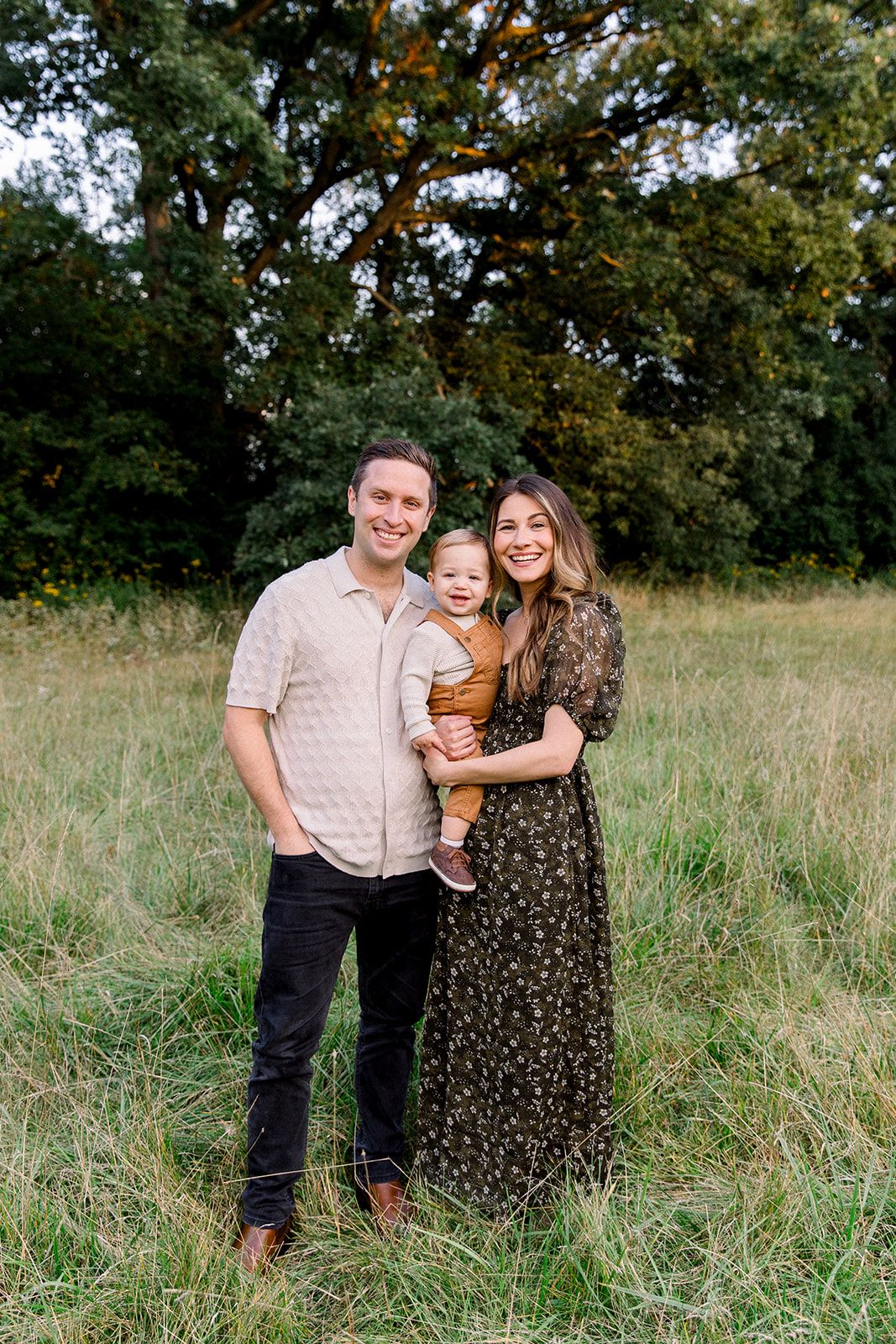 family photographers, fall outdoor mini session for a chicago suburban young family in schaumburg