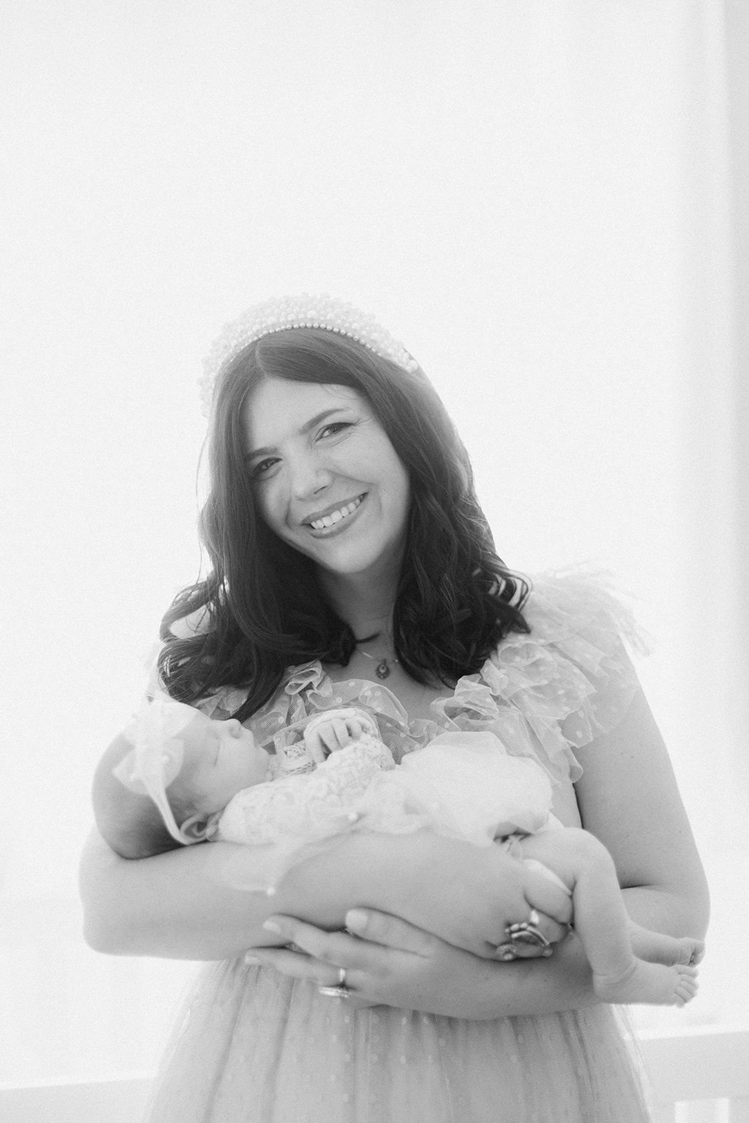 Chicago newborn photographer, in home newborn photoshoot for a young family
