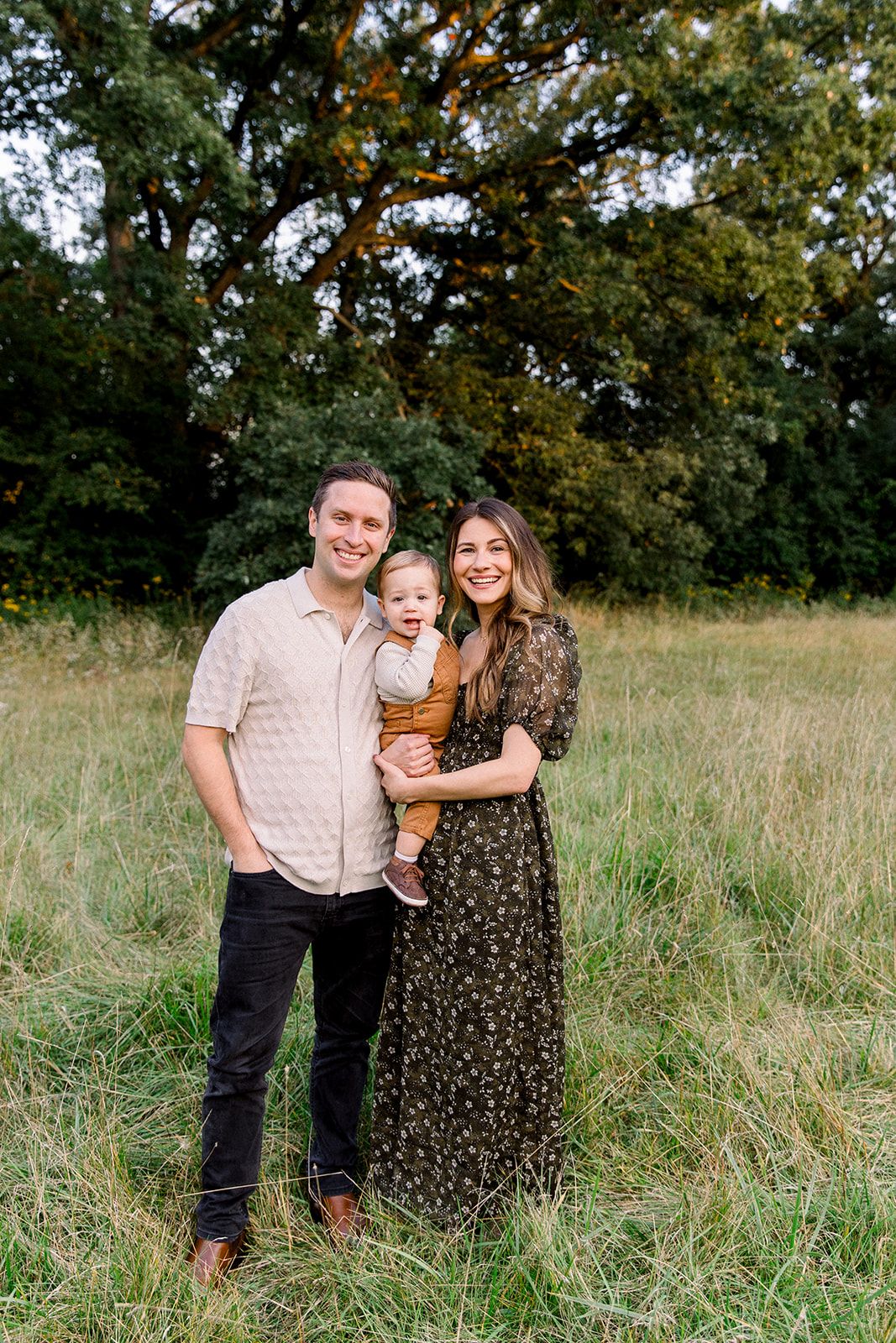 family photographers, fall outdoor mini session for a chicago suburban young family in schaumburg