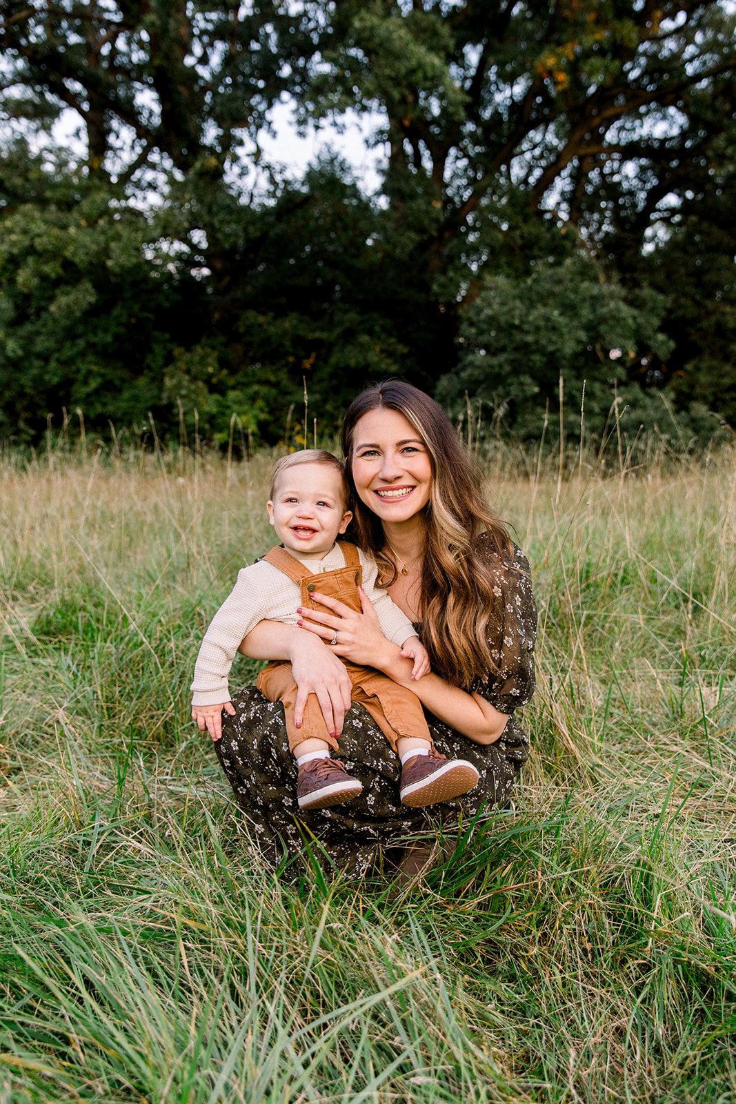family photographers, fall outdoor mini session for a chicago suburban young family in schaumburg