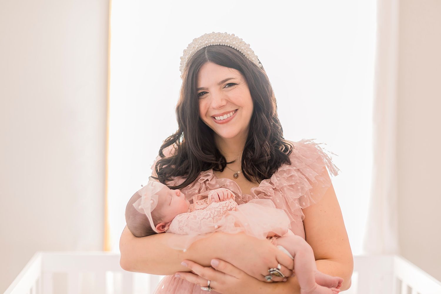 Chicago newborn photographer, in home newborn photoshoot for a young family