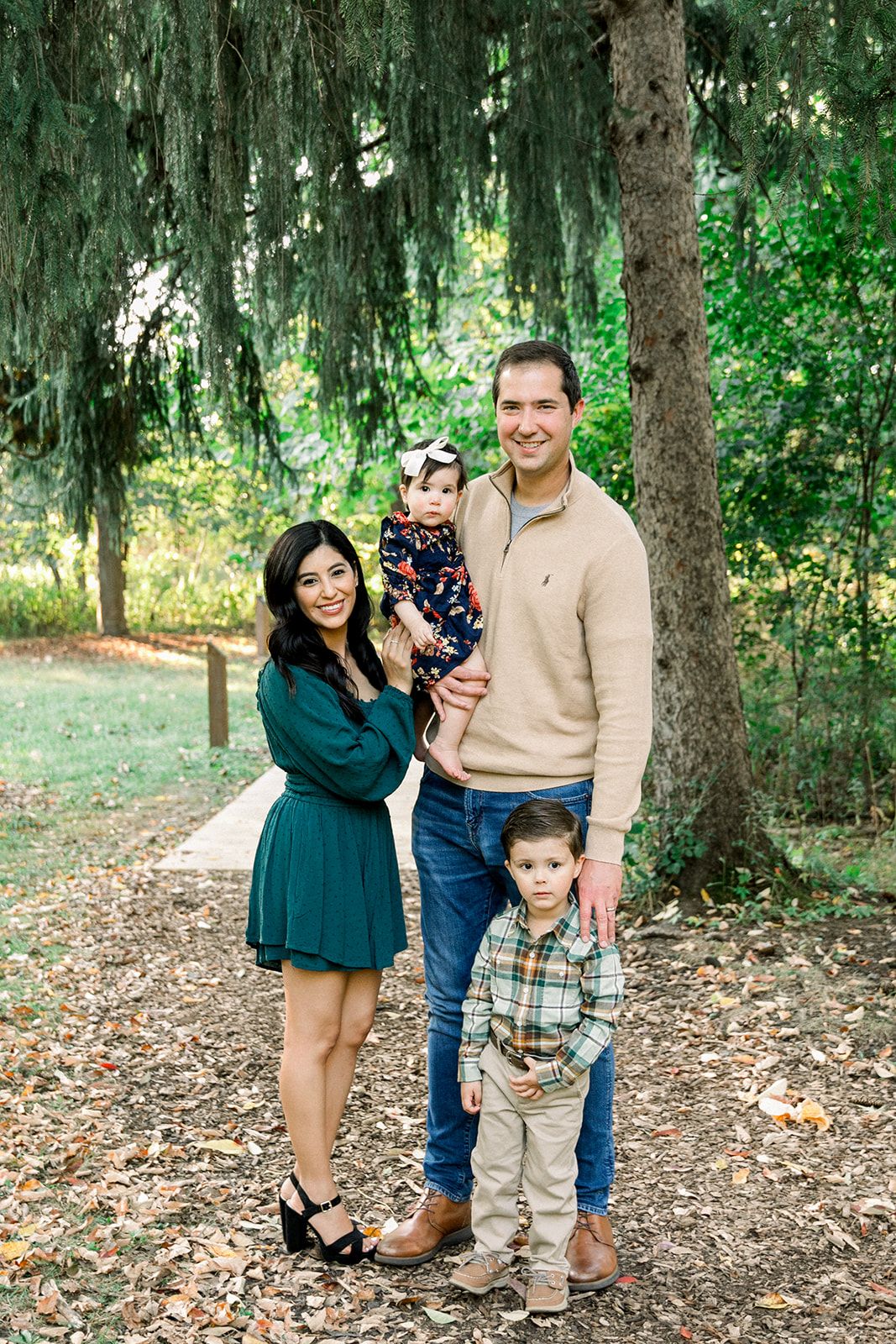 Chicago IL photographer, young family portrait fall session  in the chicago suburb Schaumburg