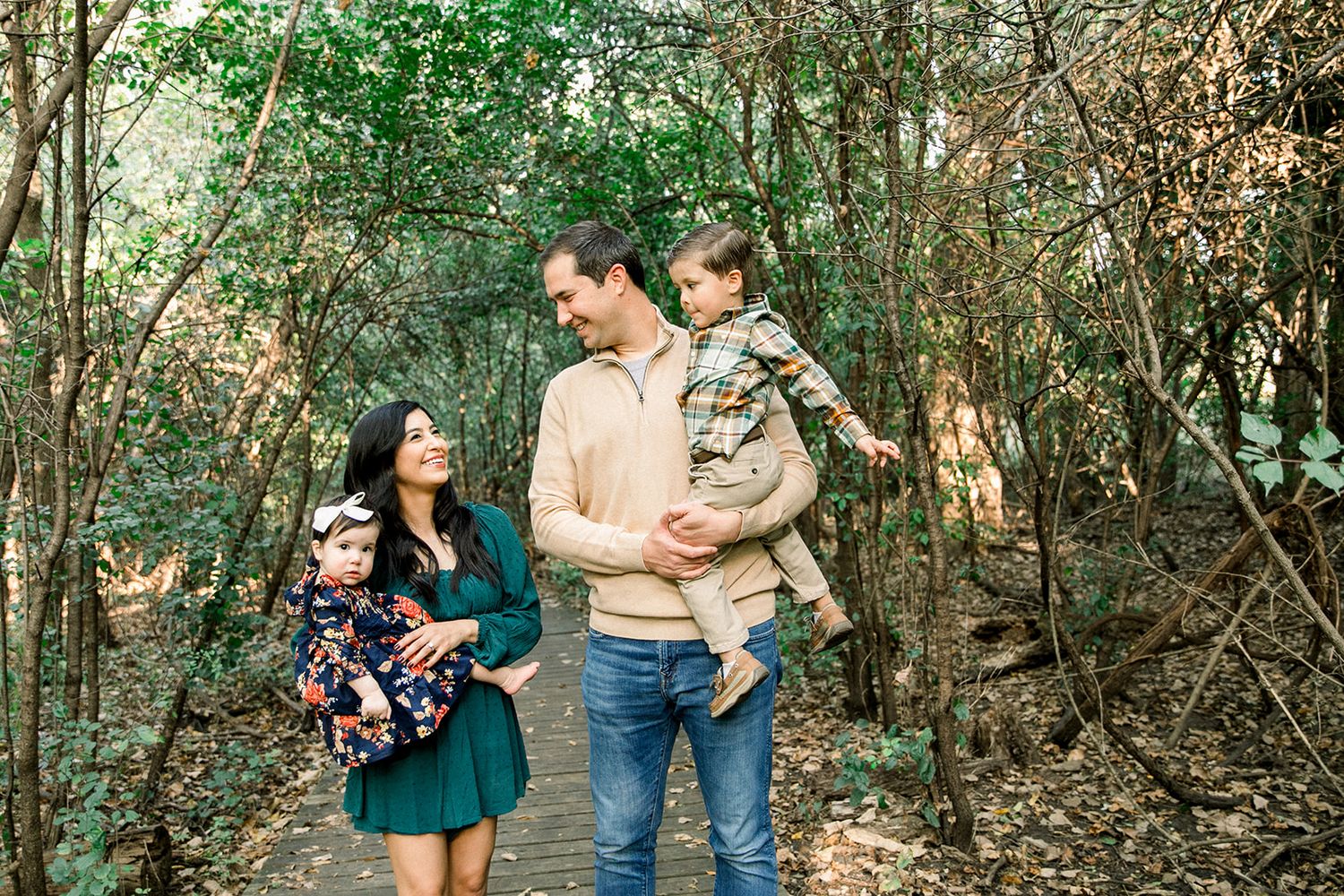 Chicago IL photographer, young family portrait fall session  in the chicago suburb Schaumburg