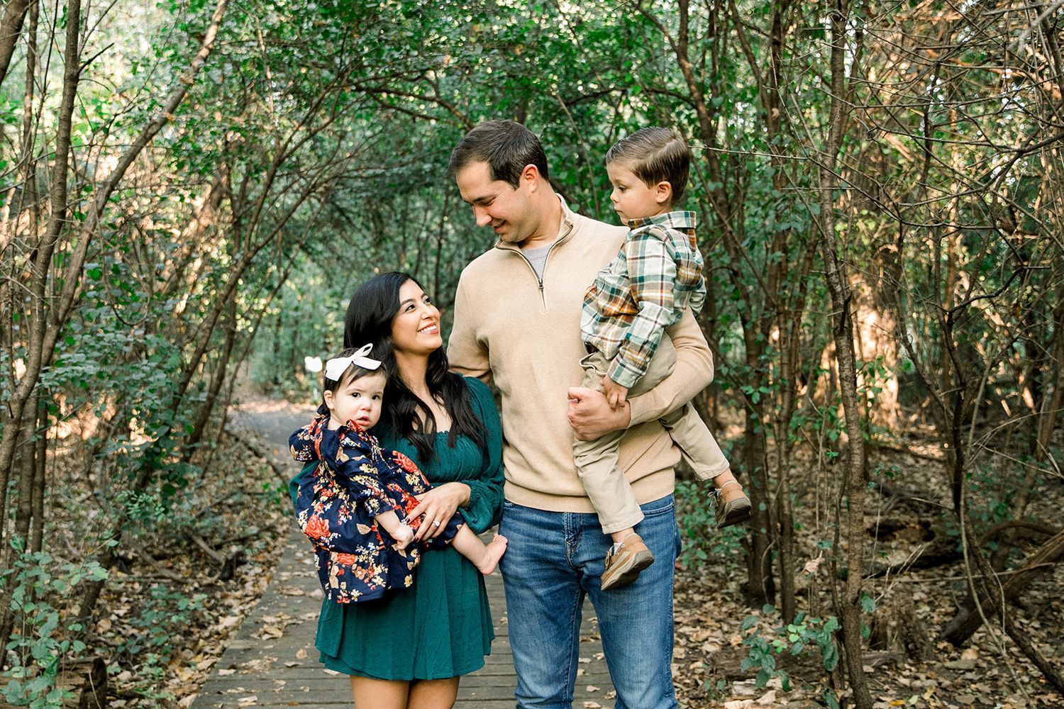 Chicago IL photographer, young family portrait fall session  in the chicago suburb Schaumburg