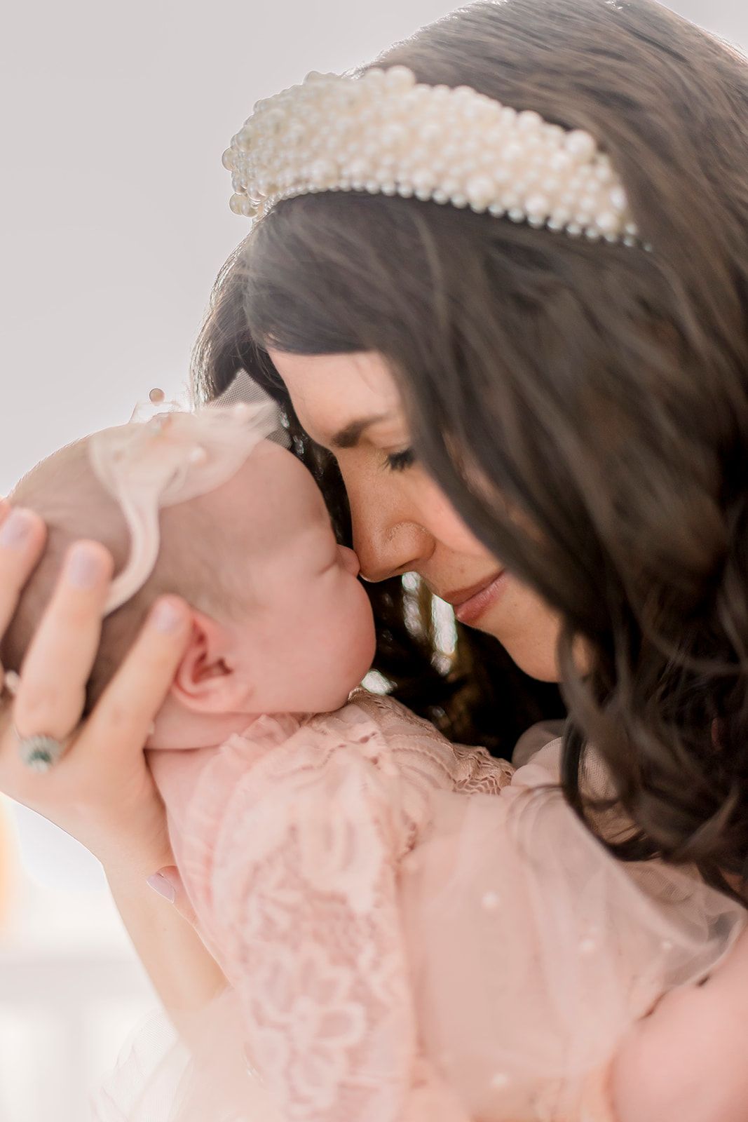 Chicago newborn photographer, in home newborn photoshoot for a young family