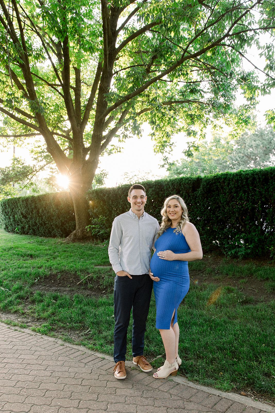 Maternity photography near me, chicago pregnancy photoshoot in the chicago suburbs, Naperville riverwalk portrait