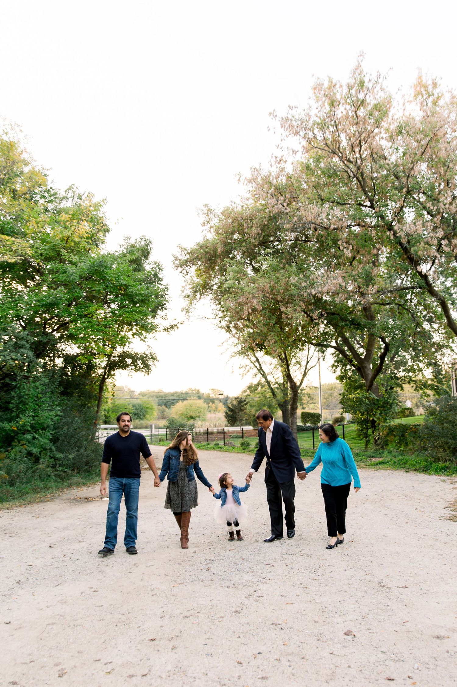 Family photography, outdoor fall chicago suburbs mini session for extended family with grandparents