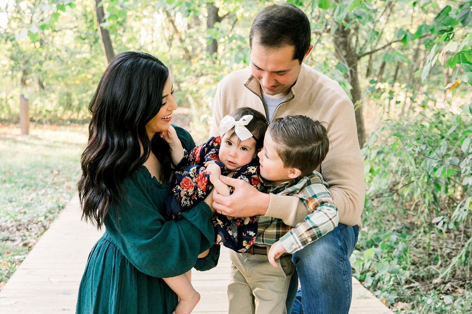 Chicago IL photographer, young family portrait fall session  in the chicago suburb Schaumburg