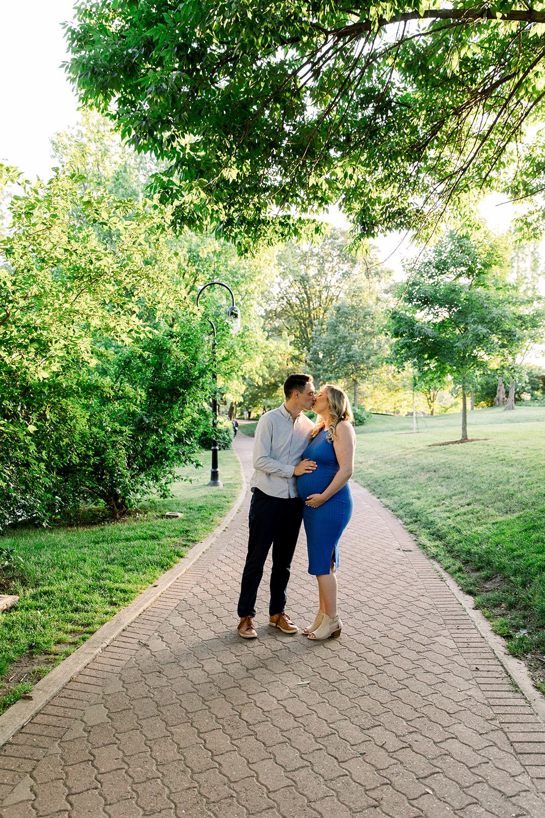 Maternity photography near me, chicago pregnancy photoshoot in the chicago suburbs, Naperville riverwalk portrait