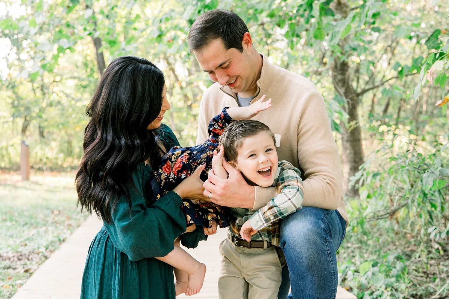 Chicago IL photographer, young family portrait fall session  in the chicago suburb Schaumburg