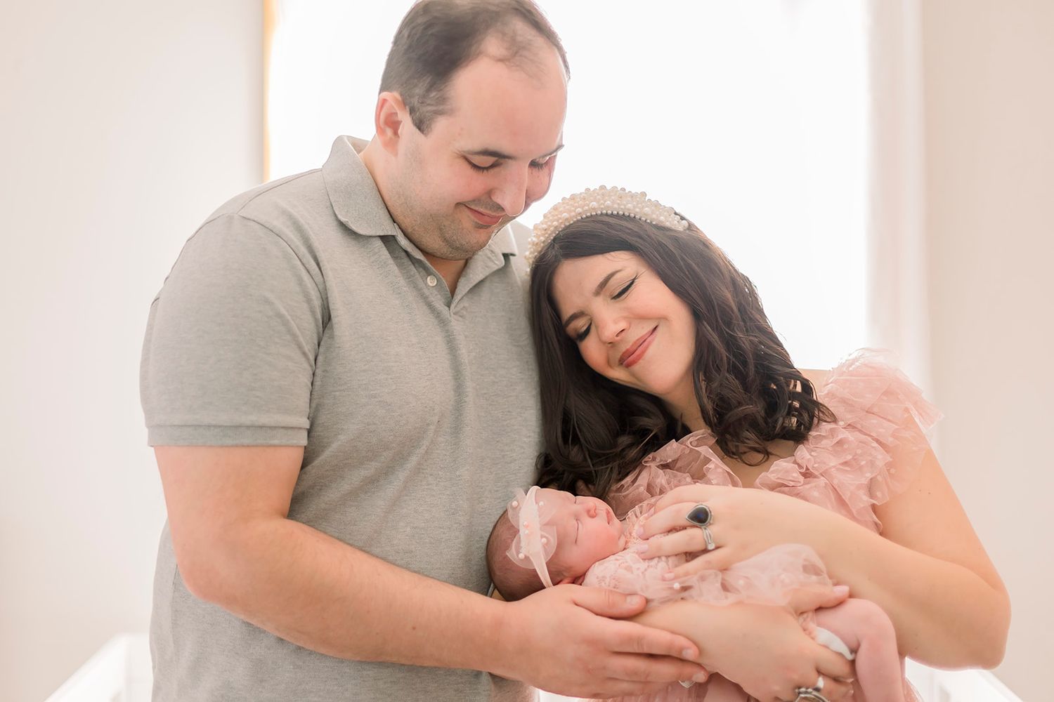 Chicago newborn photographer, in home newborn photoshoot for a young family