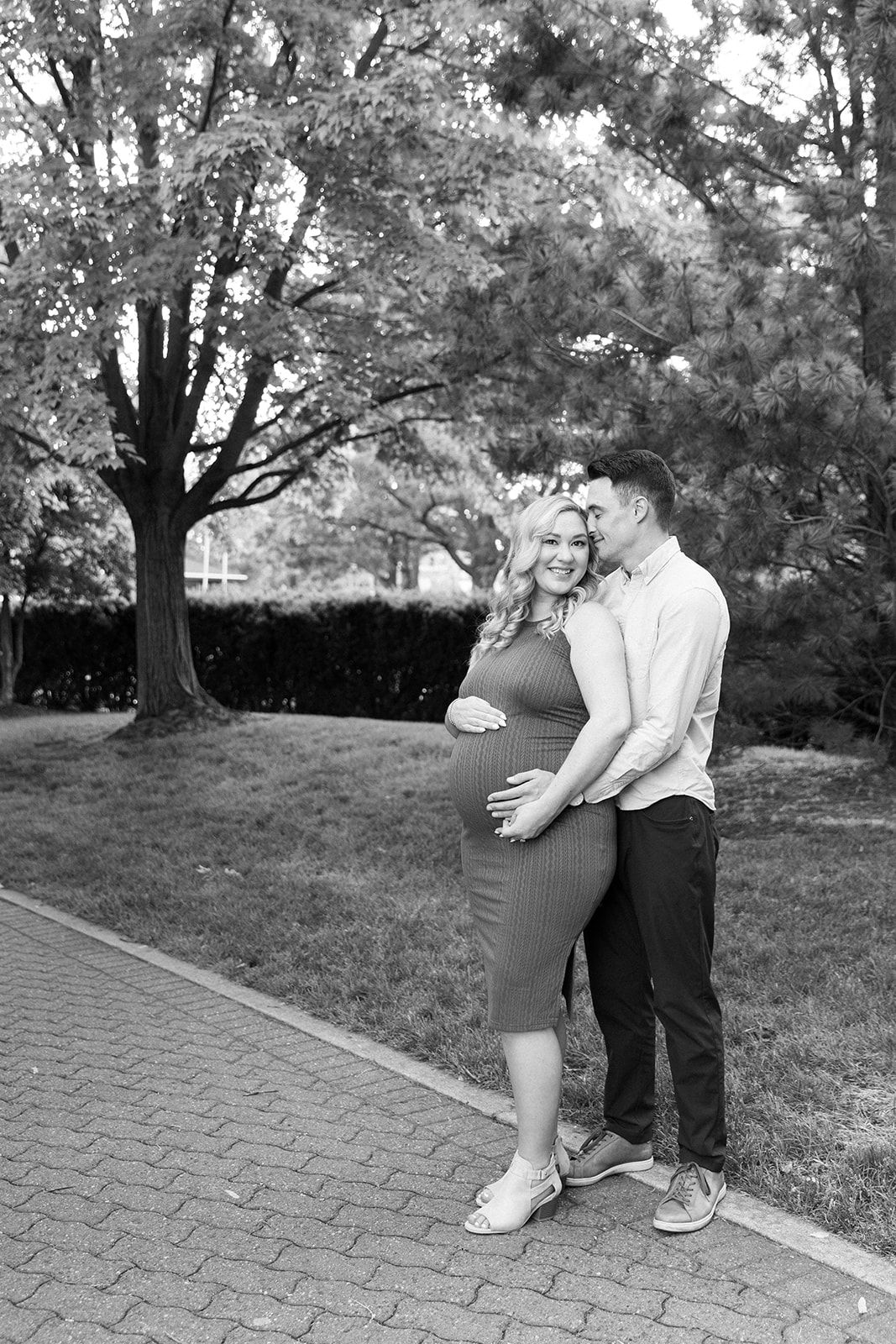 Maternity photography near me, chicago pregnancy photoshoot in the chicago suburbs, Naperville riverwalk portrait