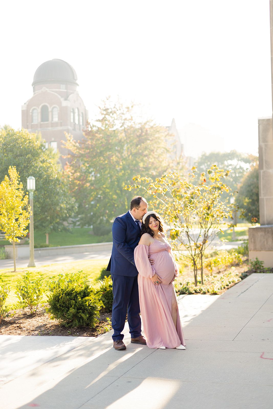 Chicago family photographers, pregnancy photoshoot at loyola university