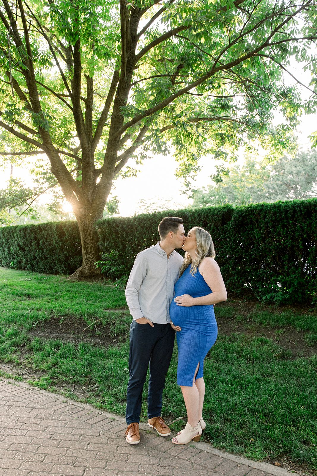 Maternity photography near me, chicago pregnancy photoshoot in the chicago suburbs, Naperville riverwalk portrait