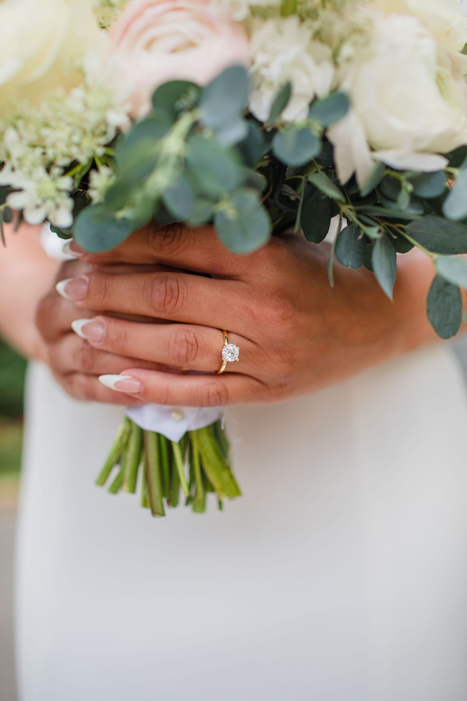 Two people photographed by Zoe Lauren Photography