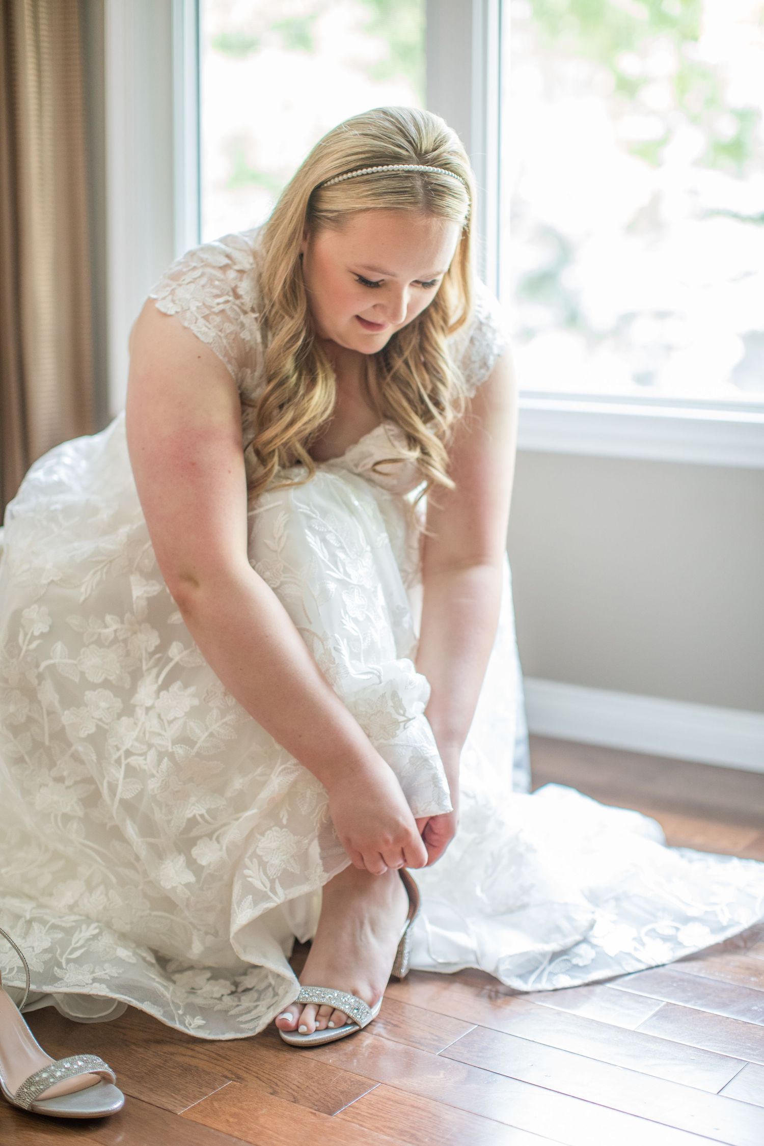 Two people photographed by Zoe Lauren Photography