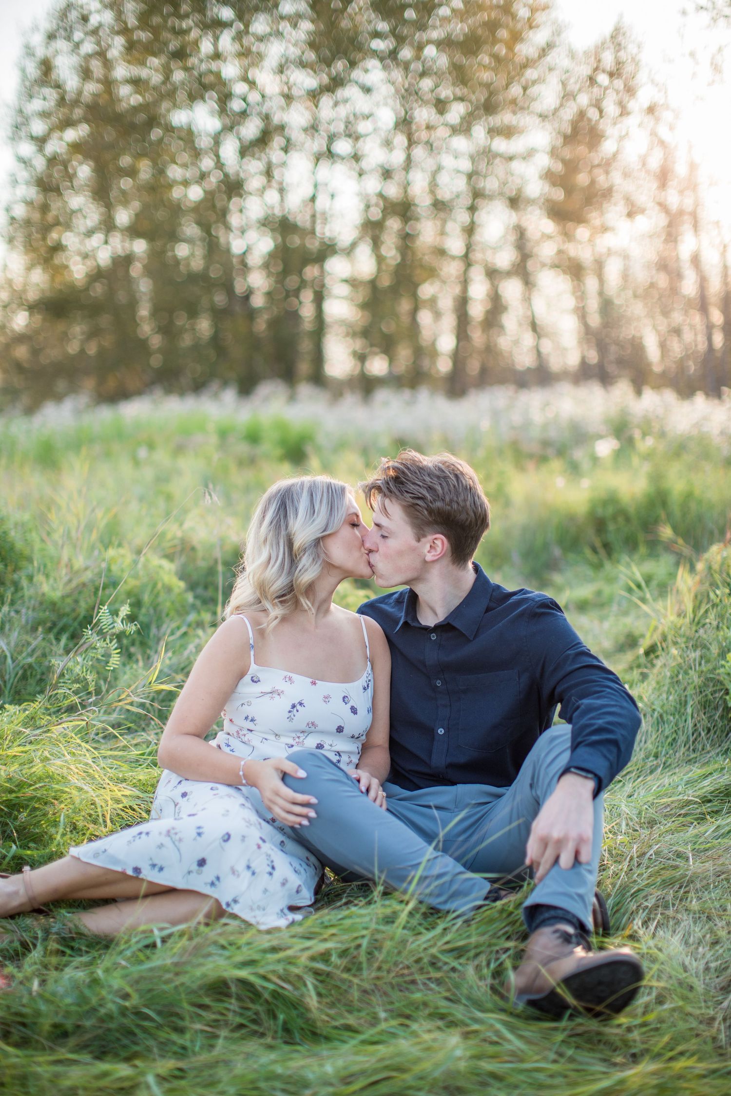 Two people photographed by Zoe Lauren Photography