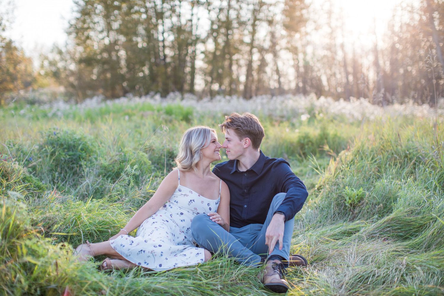 Two people photographed by Zoe Lauren Photography