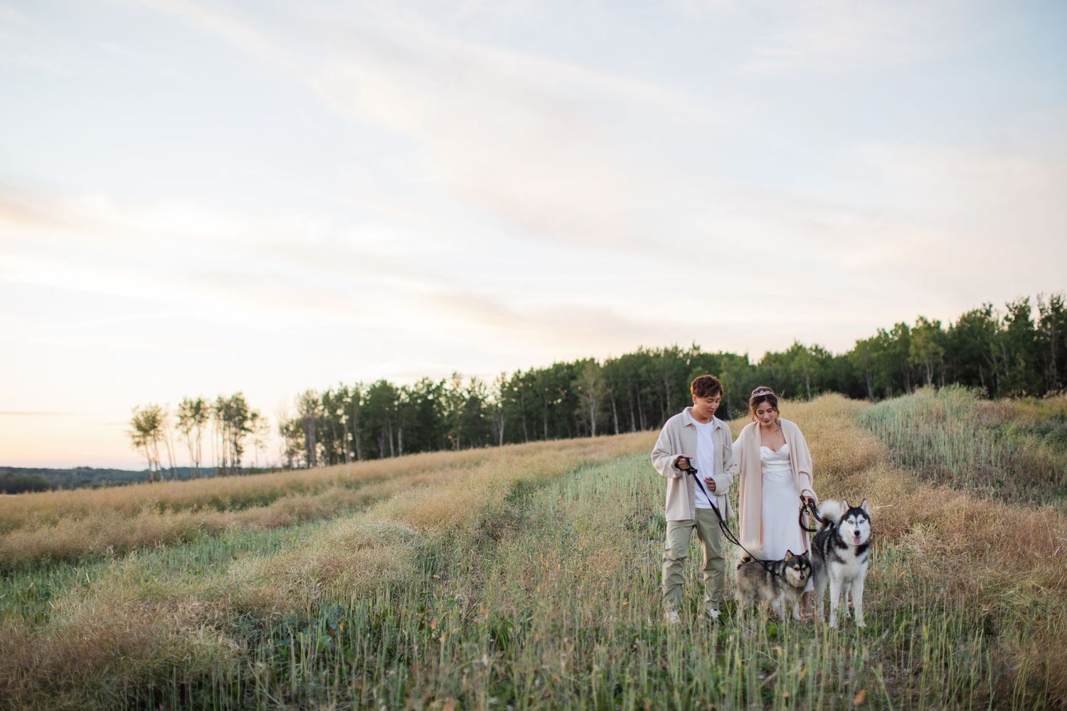 Two people photographed by Zoe Lauren Photography