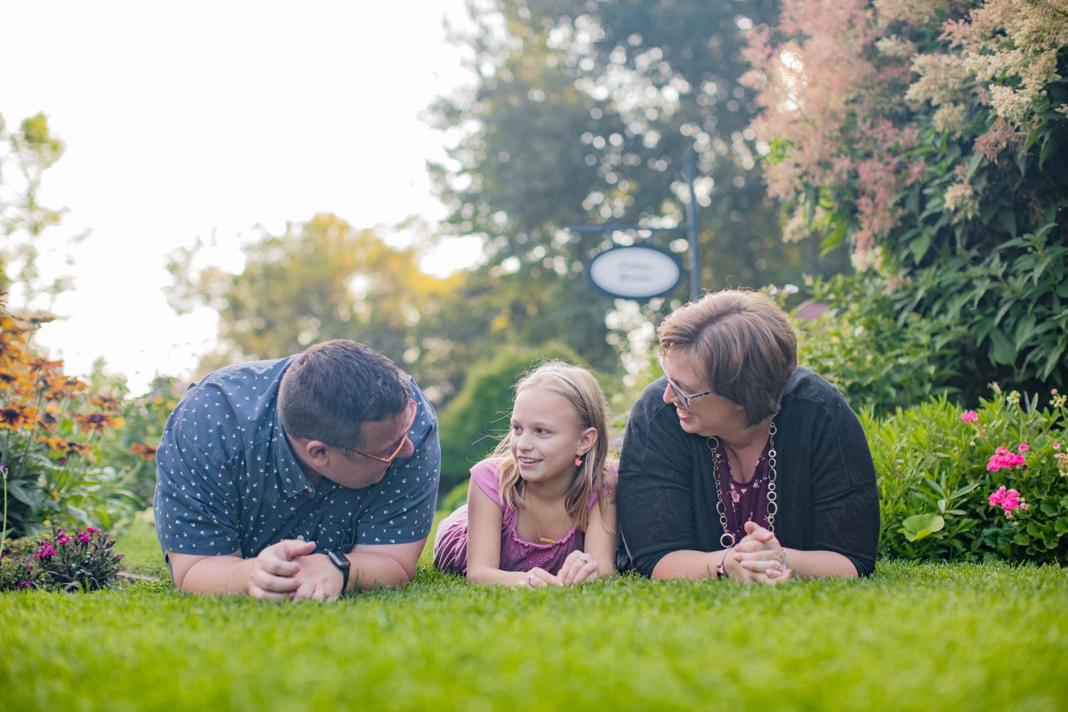 Two people photographed by Zoe Lauren Photography