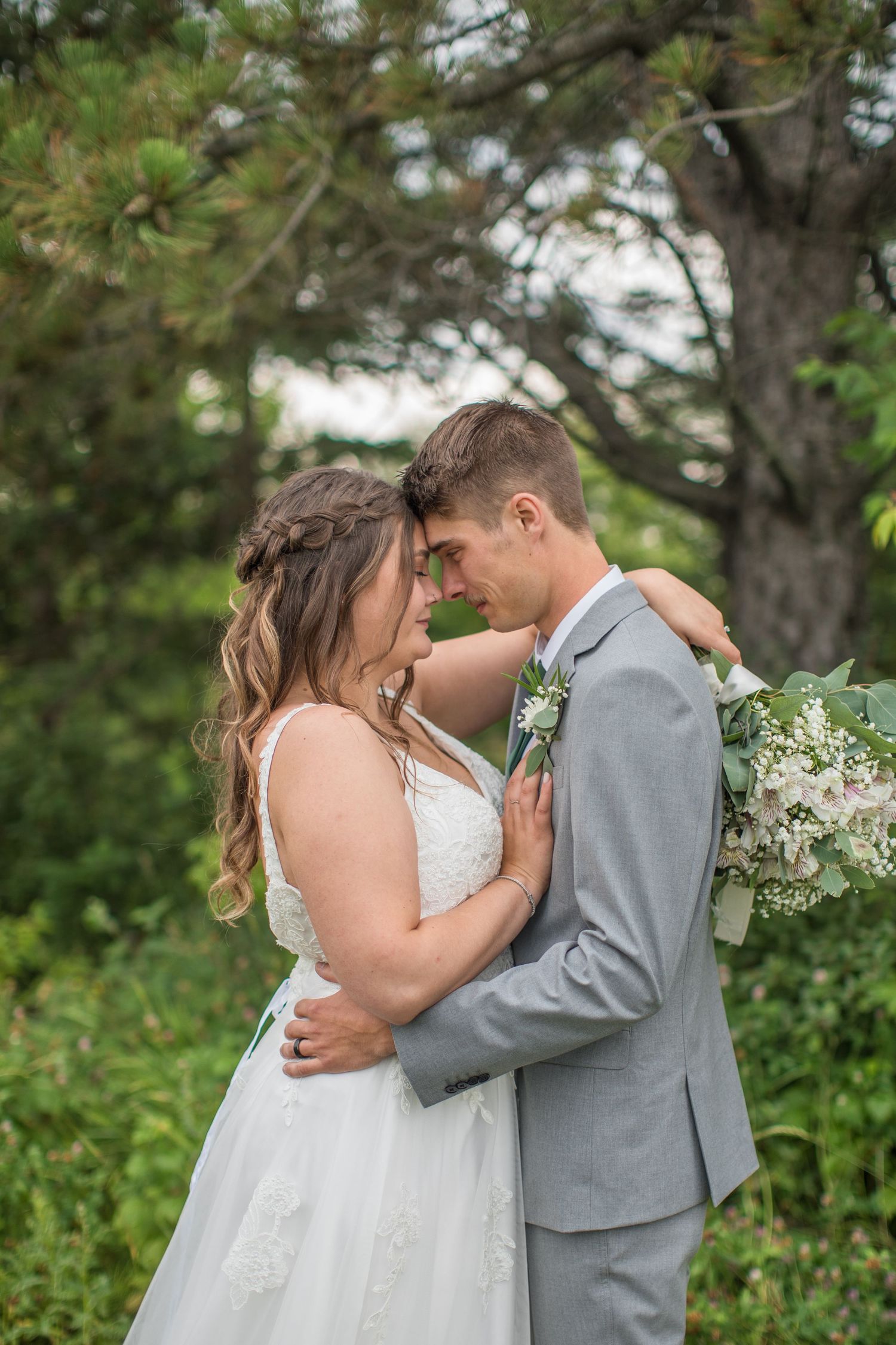 Two people photographed by Zoe Lauren Photography
