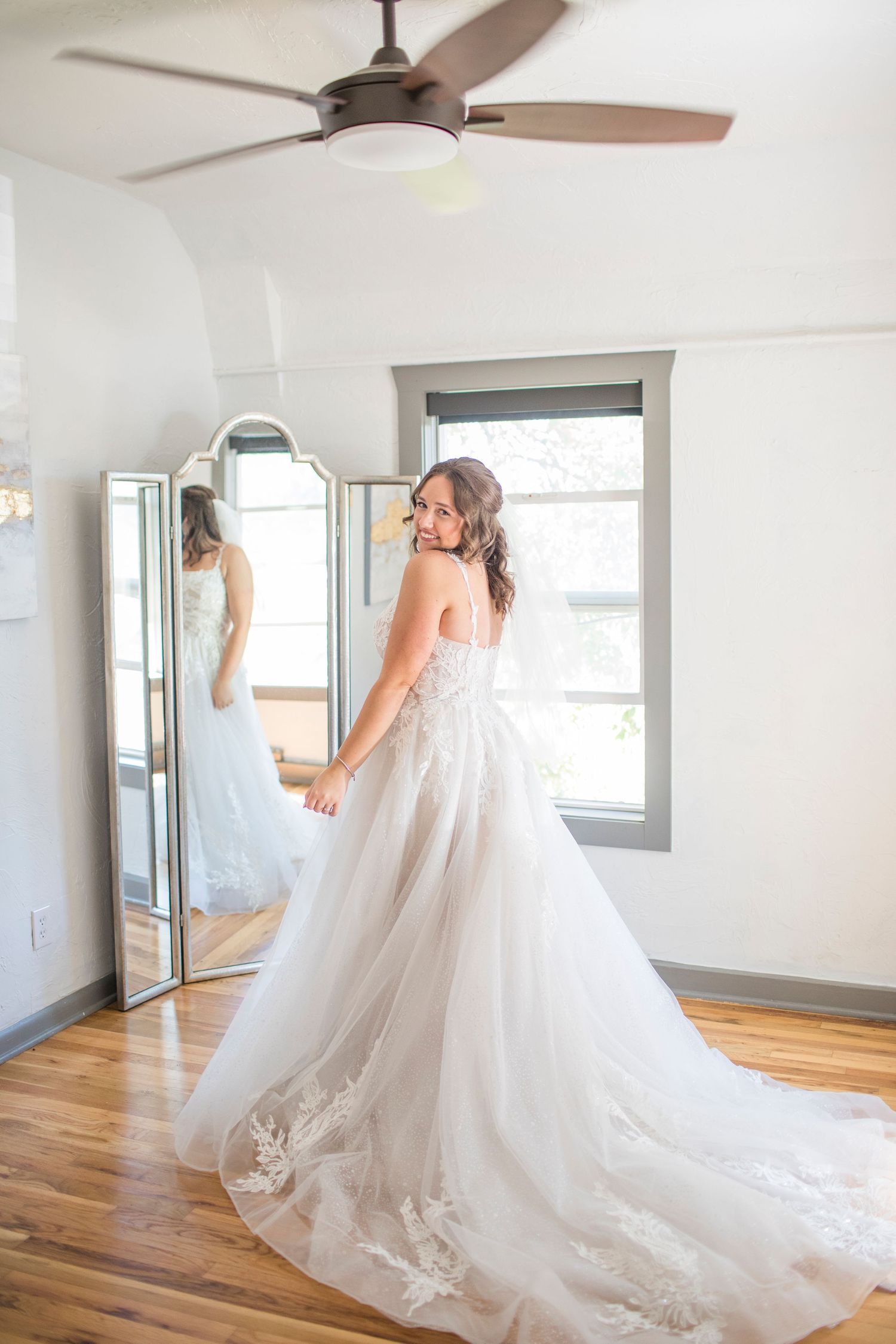 Two people photographed by Zoe Lauren Photography