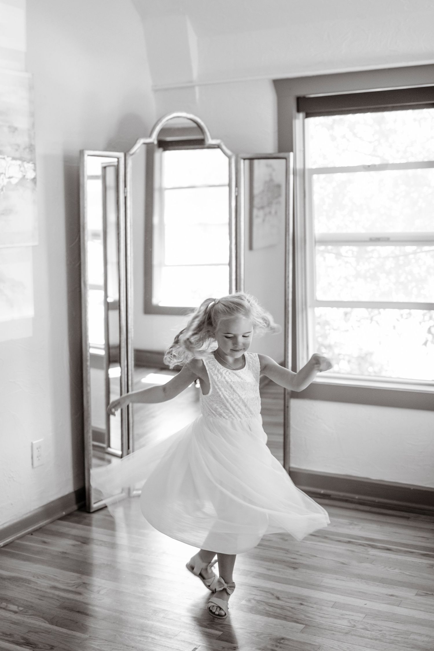 Two people photographed by Zoe Lauren Photography