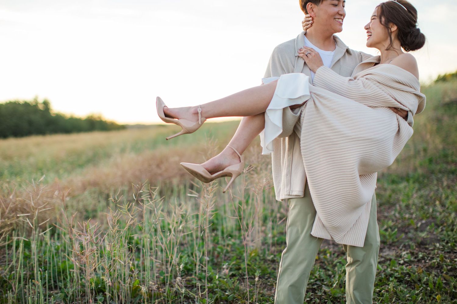 Two people photographed by Zoe Lauren Photography