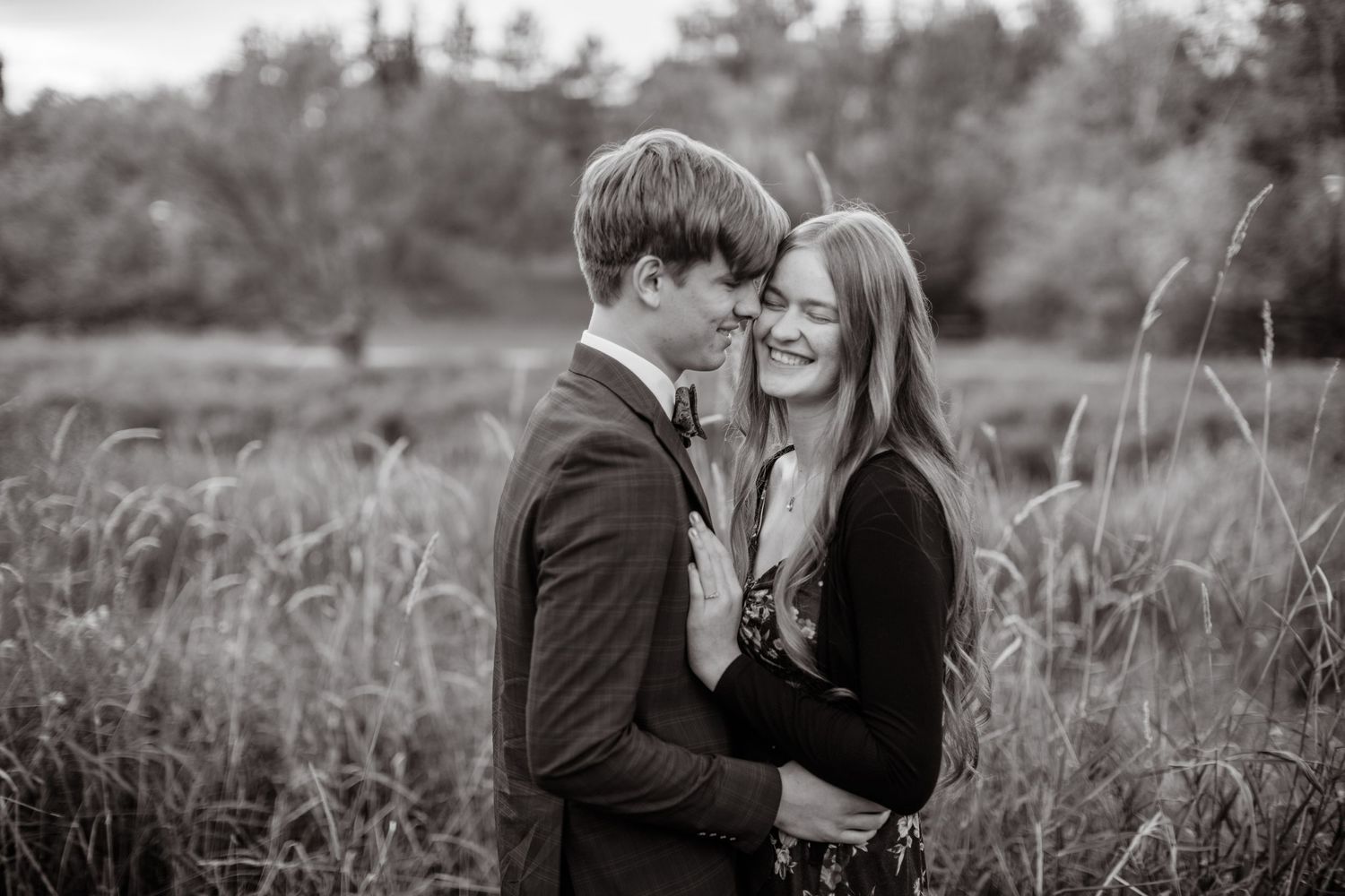 Two people photographed by Zoe Lauren Photography