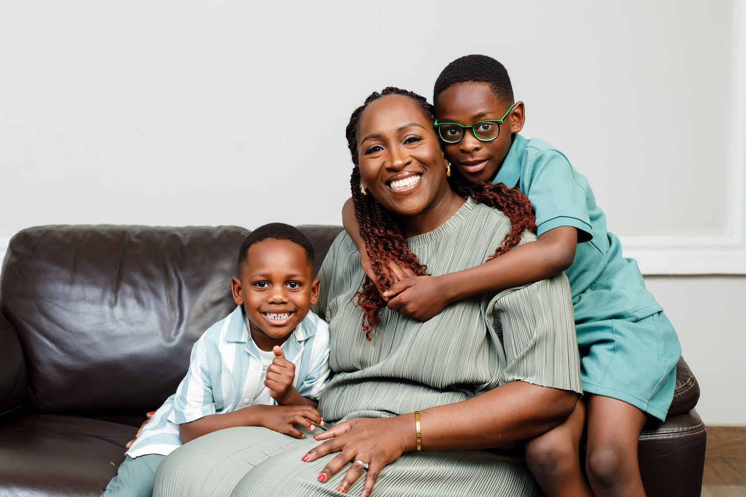 Family portrait in Accra by The BLUEshutter, Ghanaian female photographer.