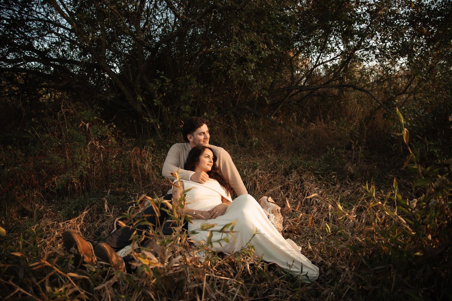 A romantic outdoor portrait pittsburgh pa engagement shoot golden hour. At sunse